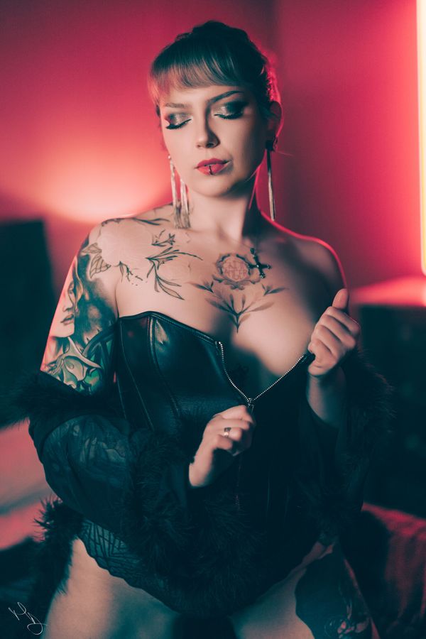Obey Me — foto 7 di 15 — fotografia glamour di MD Photo con Pairin