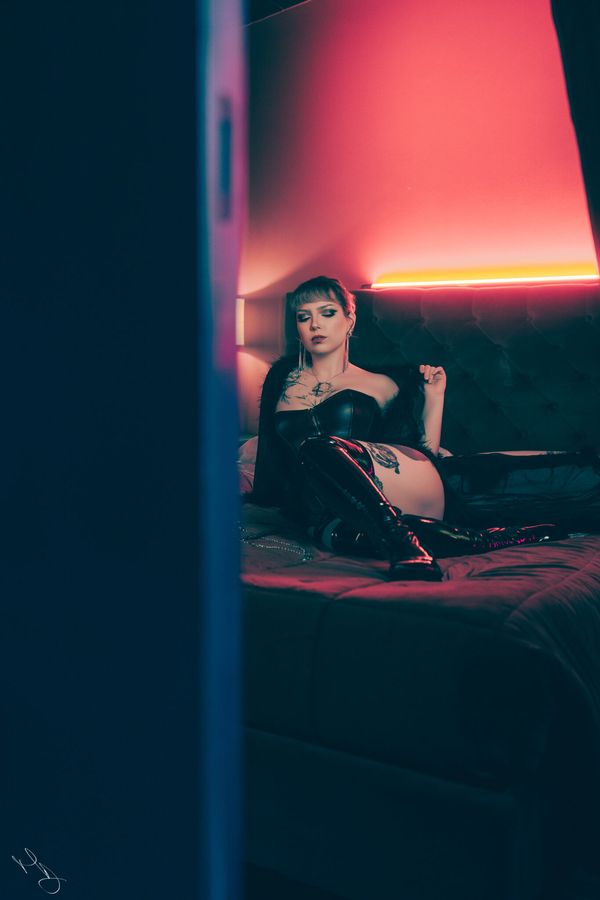 Obey Me — foto 1 di 15 — fotografia glamour di MD Photo con Pairin