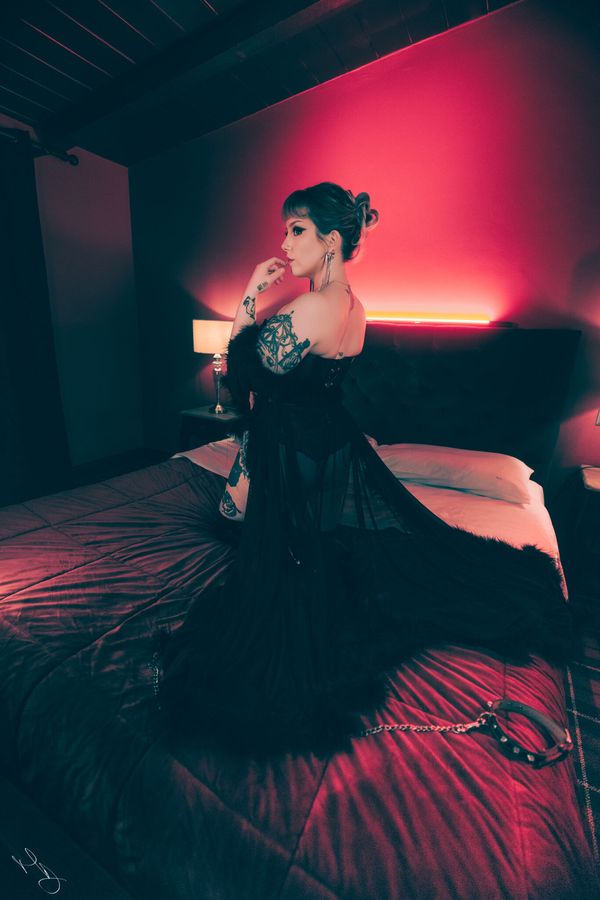 Obey Me — foto 3 di 15 — fotografia glamour di MD Photo con Pairin