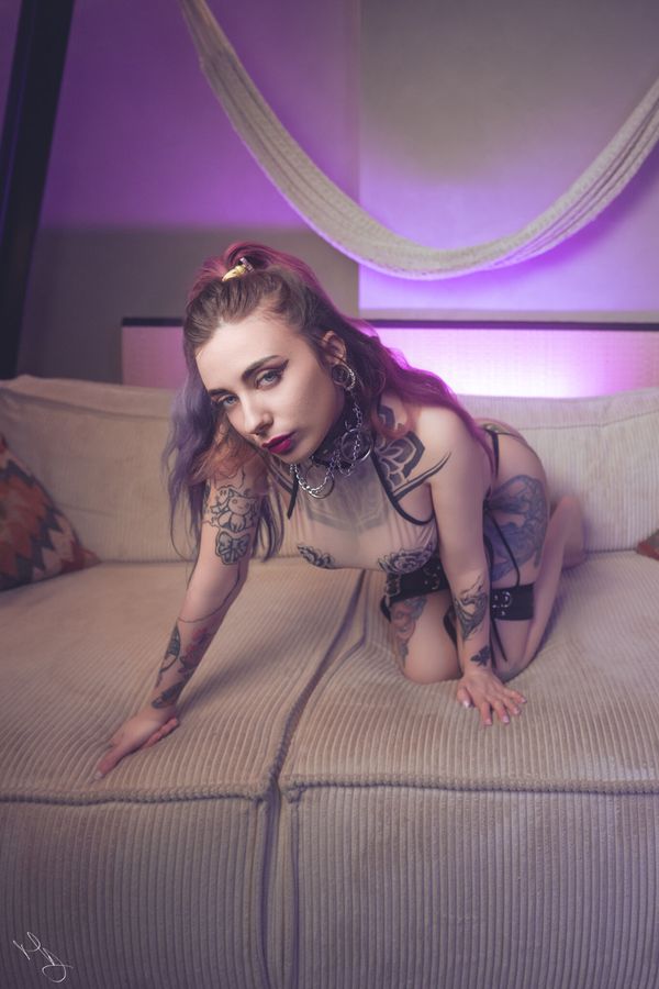 Purple Night — foto 8 di 10 — fotografia glamour di MD Photo