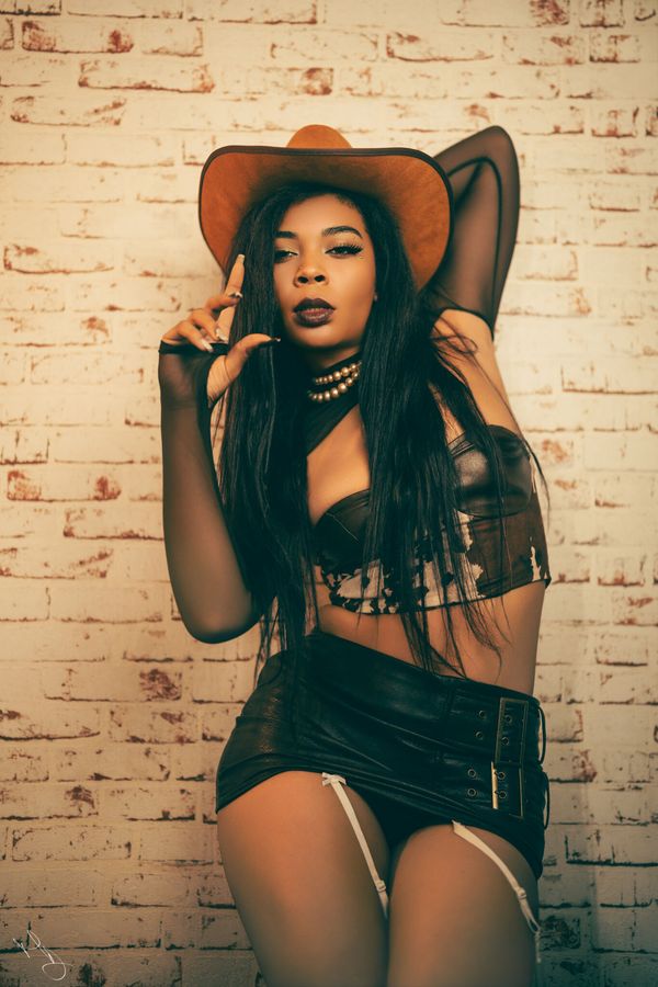 A Wild Naomi — foto 4 di 11 — fotografia glamour di MD Photo con Lady Naomi