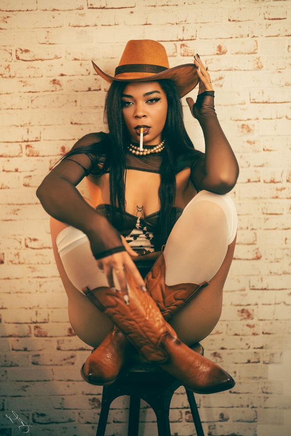 A Wild Naomi — foto 7 di 11 — fotografia glamour di MD Photo con Lady Naomi