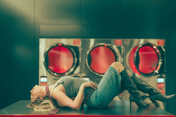 Laundry Service — foto 16 di 17 — fotografia modeling di MD Photo con Naomi